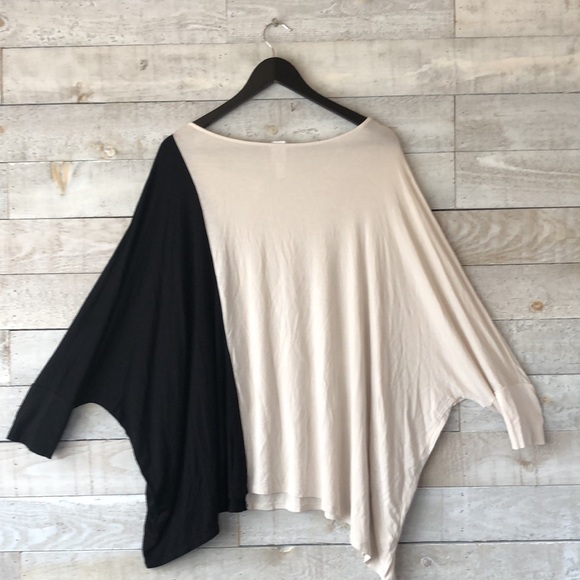 Oversize batwing Assymetrical top - Picture 2 of 8